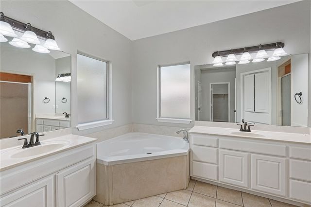 104 Saint Andrews St, Rockport, TX 78382
