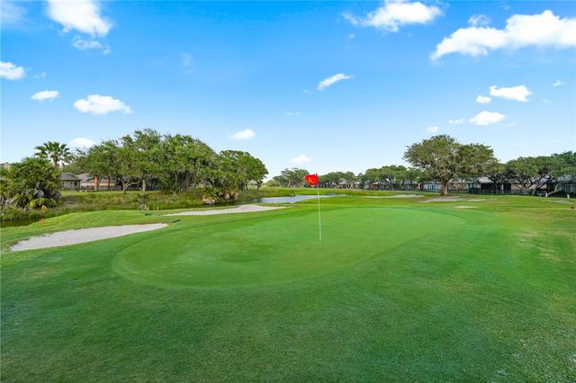 104 Saint Andrews St, Rockport, TX 78382