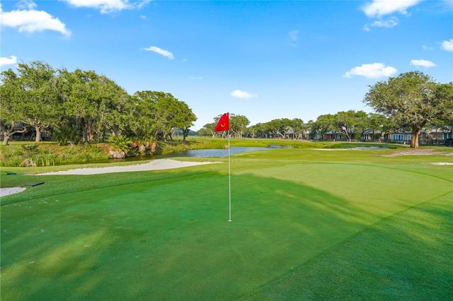 104 Saint Andrews St, Rockport, TX 78382