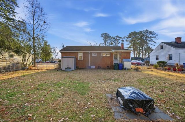 21 Sidney PL, Newport News, VA 23601