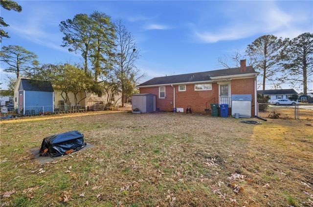 21 Sidney PL, Newport News, VA 23601