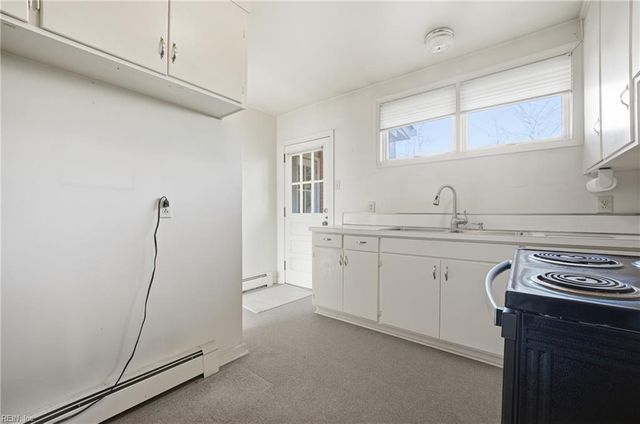 21 Sidney PL, Newport News, VA 23601