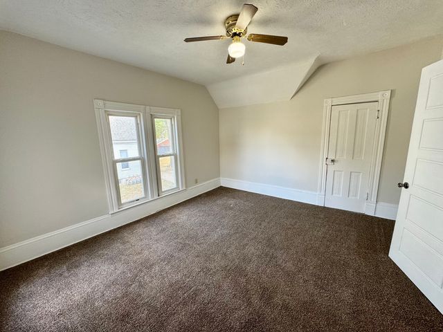 304 S Prairie Street, Bloomington, IL 61701