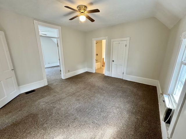 304 S Prairie Street, Bloomington, IL 61701