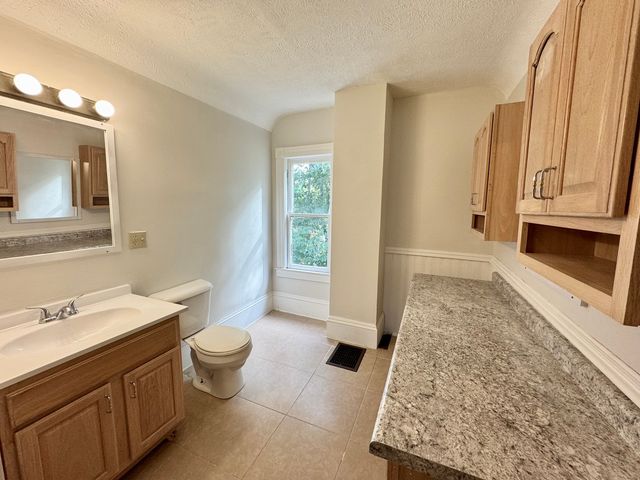 304 S Prairie Street, Bloomington, IL 61701