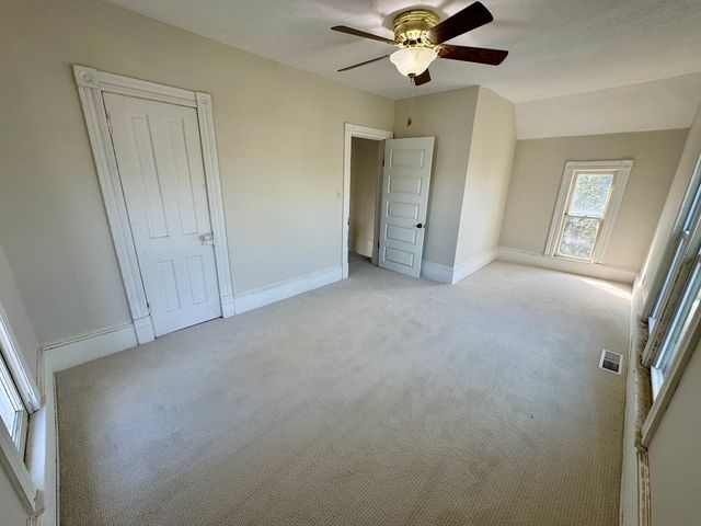 304 S Prairie Street, Bloomington, IL 61701