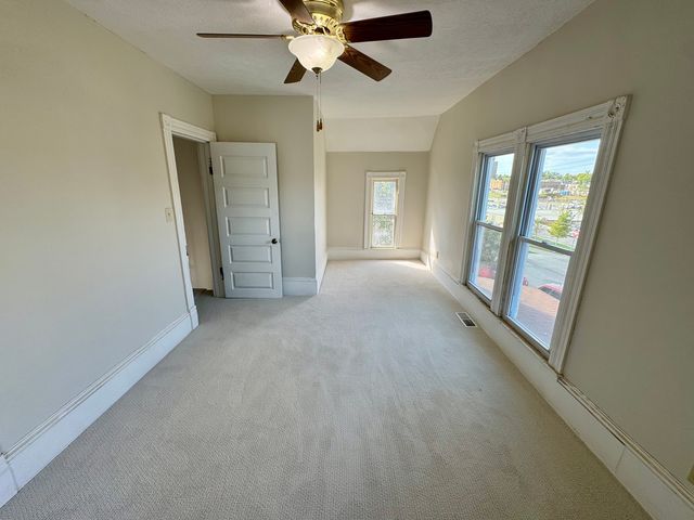 304 S Prairie Street, Bloomington, IL 61701