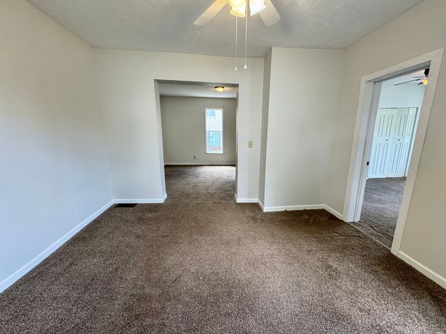 304 S Prairie Street, Bloomington, IL 61701