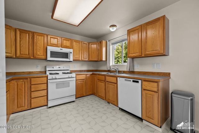 10840 Stroganof Drive, Anchorage, AK 99507