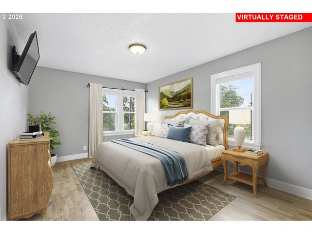 1102 CENTER St, Oregon City, OR 97045