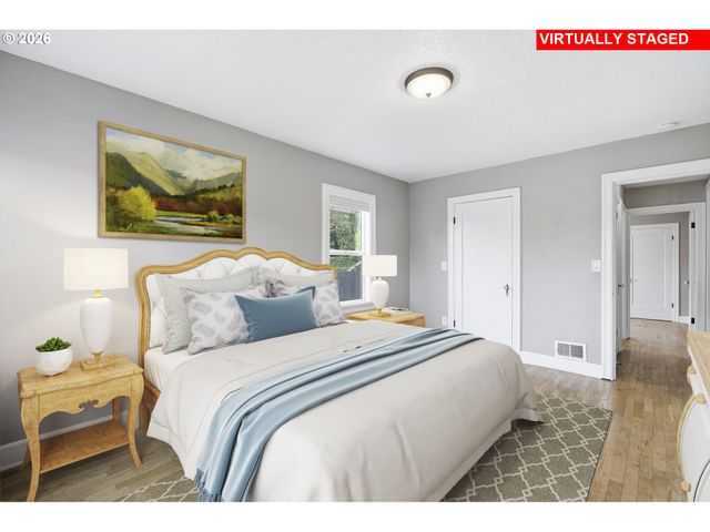 1102 CENTER St, Oregon City, OR 97045