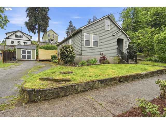 1102 CENTER St, Oregon City, OR 97045