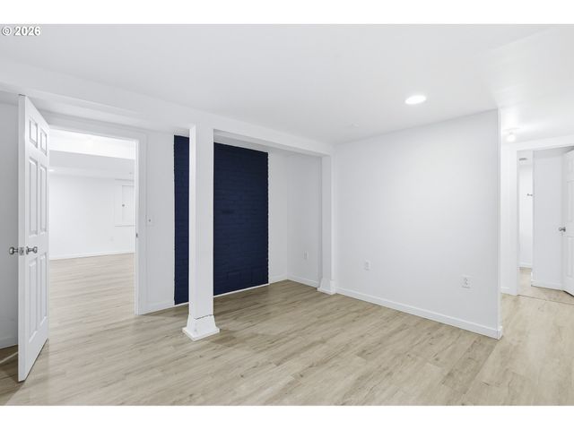 1102 CENTER St, Oregon City, OR 97045