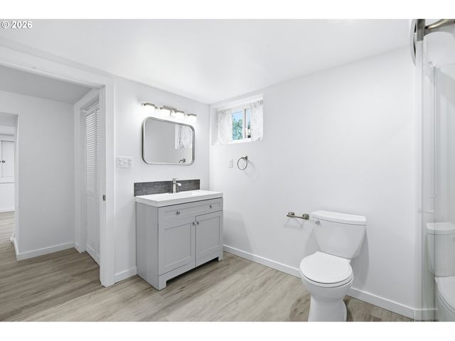 1102 CENTER St, Oregon City, OR 97045