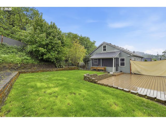 1102 CENTER St, Oregon City, OR 97045