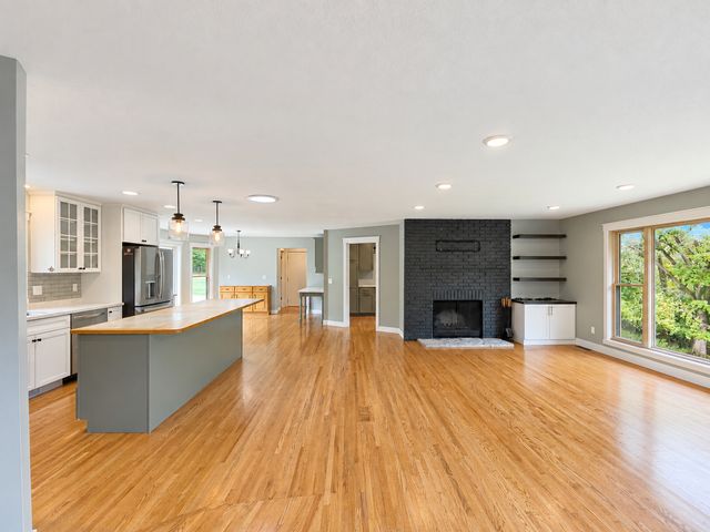 3015 Valleywood Drive SW, Rochester, MN 55902