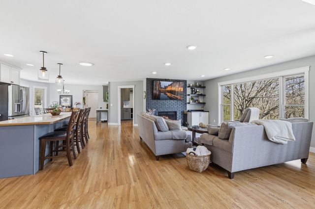 3015 Valleywood Drive SW, Rochester, MN 55902