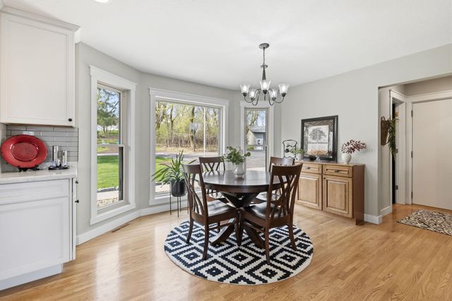 3015 Valleywood Drive SW, Rochester, MN 55902