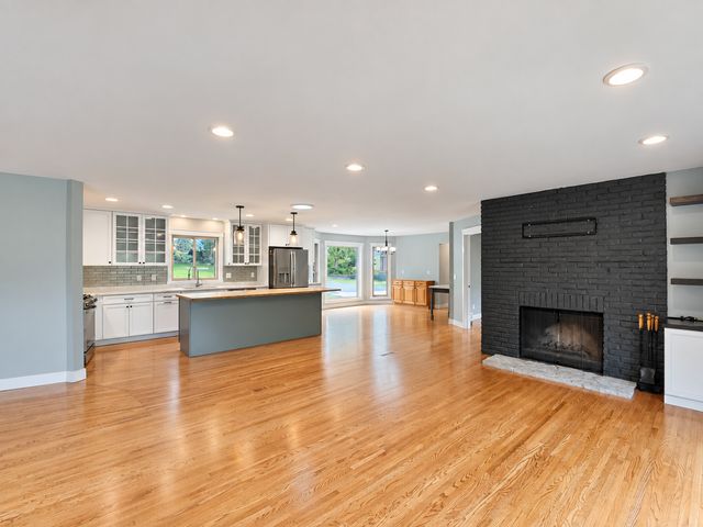 3015 Valleywood Drive SW, Rochester, MN 55902