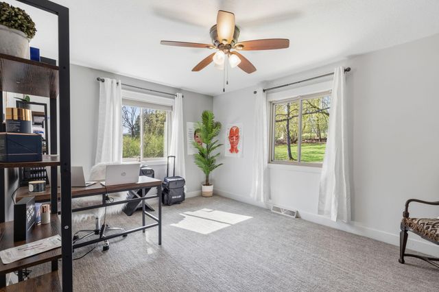 3015 Valleywood Drive SW, Rochester, MN 55902