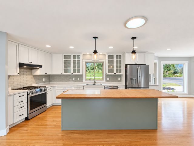 3015 Valleywood Drive SW, Rochester, MN 55902