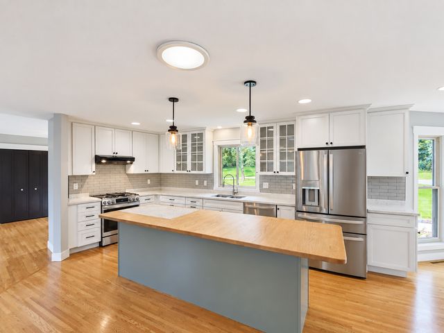 3015 Valleywood Drive SW, Rochester, MN 55902