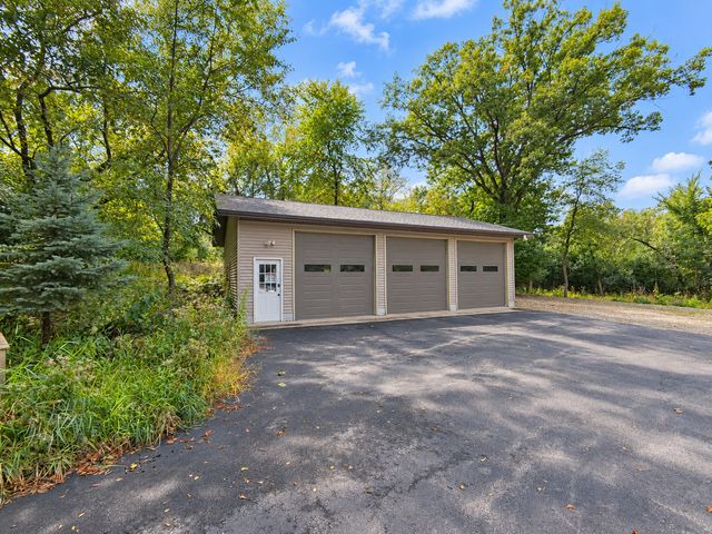 3015 Valleywood Drive SW, Rochester, MN 55902