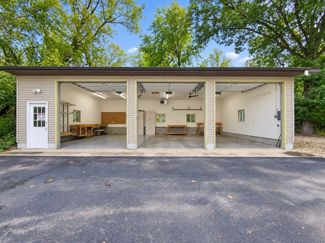 3015 Valleywood Drive SW, Rochester, MN 55902