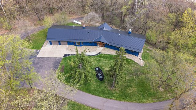 3015 Valleywood Drive SW, Rochester, MN 55902