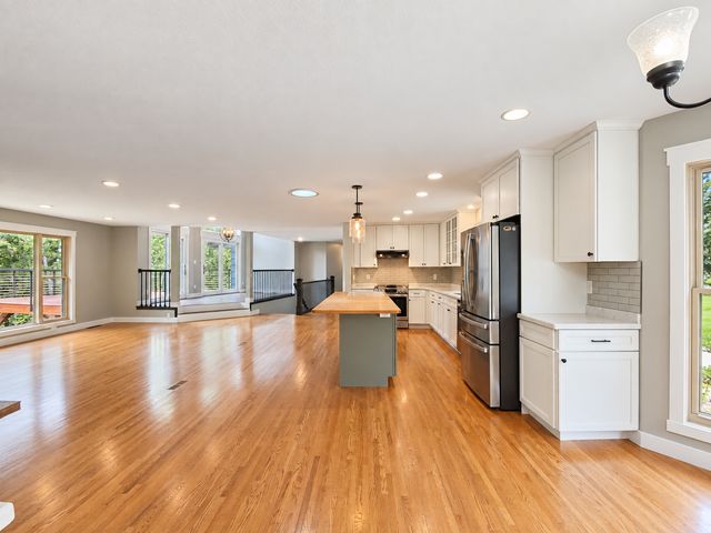3015 Valleywood Drive SW, Rochester, MN 55902