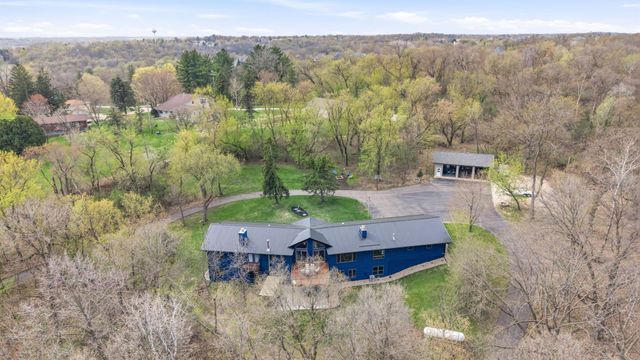 3015 Valleywood Drive SW, Rochester, MN 55902