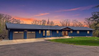 3015 Valleywood Drive SW, Rochester, MN 55902
