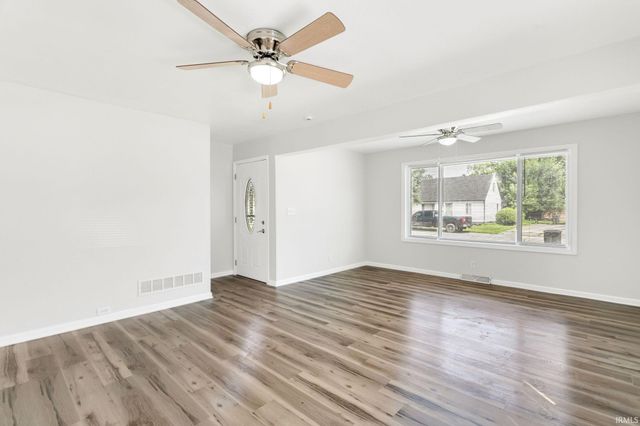 4606 Meadow Lane, South Bend, IN 46619