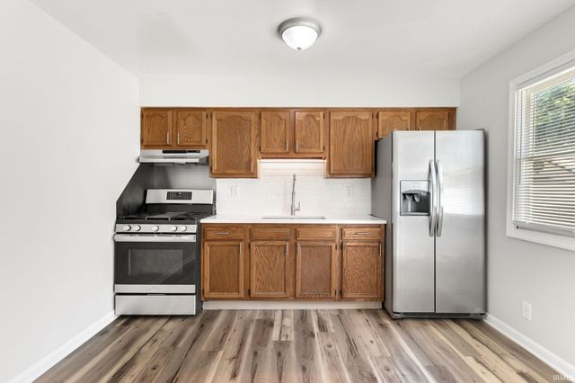 4606 Meadow Lane, South Bend, IN 46619