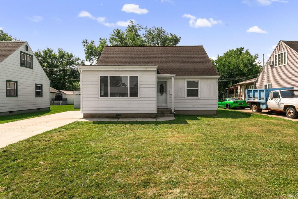 4606 Meadow Lane, South Bend, IN 46619