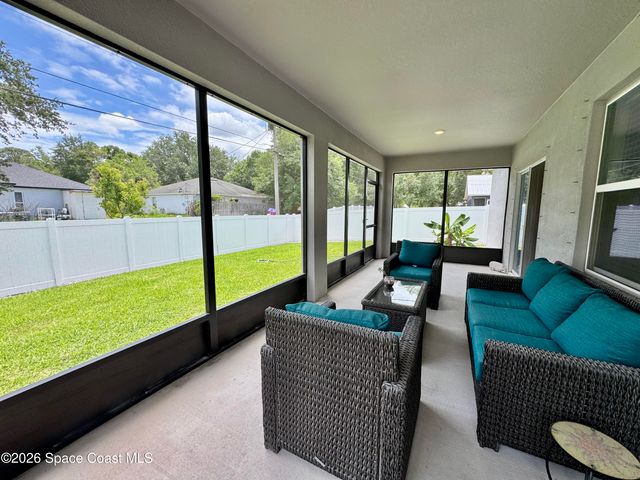 8066 104th Avenue, Vero Beach, FL 32967