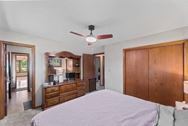 445 E Harvard STREET, Oconomowoc, WI 53066