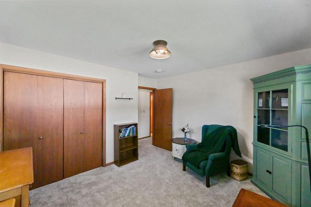 445 E Harvard STREET, Oconomowoc, WI 53066