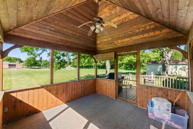 445 E Harvard STREET, Oconomowoc, WI 53066