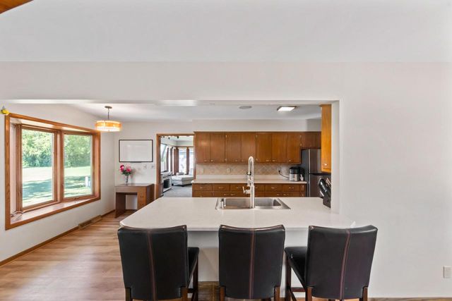 445 E Harvard STREET, Oconomowoc, WI 53066