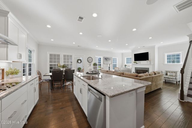 7228 Maple Leaf Drive, Wilmington, NC 28411
