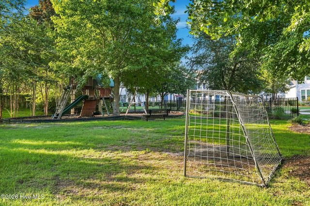 7228 Maple Leaf Drive, Wilmington, NC 28411