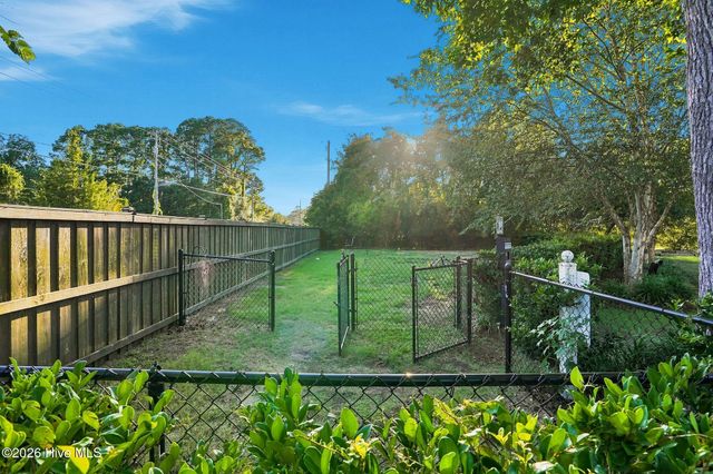 7228 Maple Leaf Drive, Wilmington, NC 28411