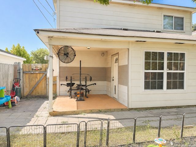 9643 SEKULA DR, San Antonio, TX 78250