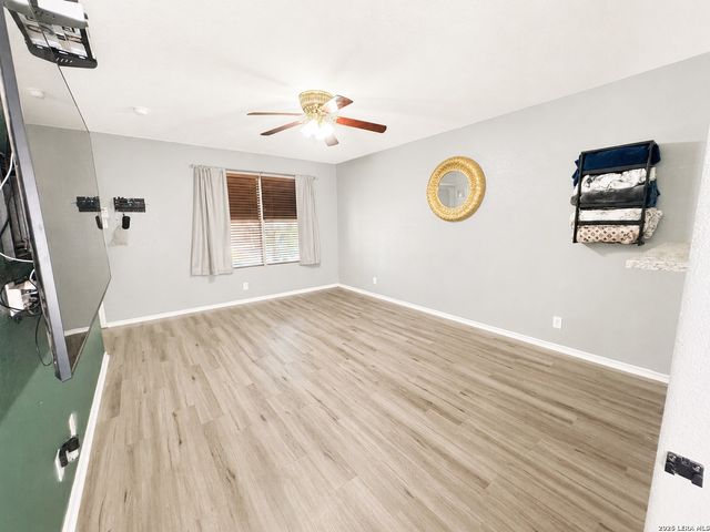 9643 SEKULA DR, San Antonio, TX 78250