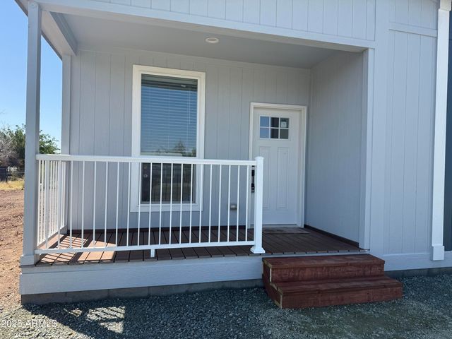 20605 E CONESTOGA Drive, Mayer, AZ 86333