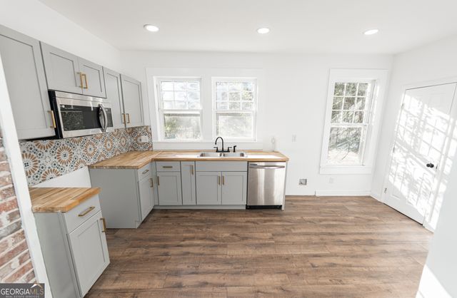 622 Whitney Avenue, Albany, GA 31701