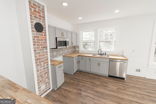 622 Whitney Avenue, Albany, GA 31701