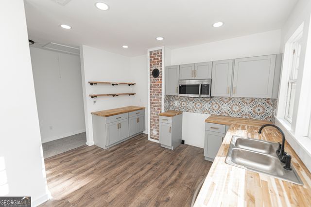 622 Whitney Avenue, Albany, GA 31701