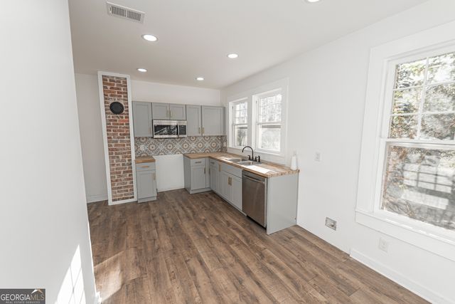 622 Whitney Avenue, Albany, GA 31701